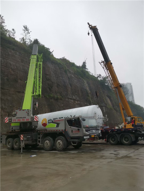 方正县“不怕风雨冻”—— 吊车的 “恶劣环境适应” 技术